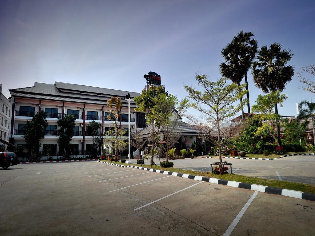 Mammoth Resort Khon Kaen Extérieur photo