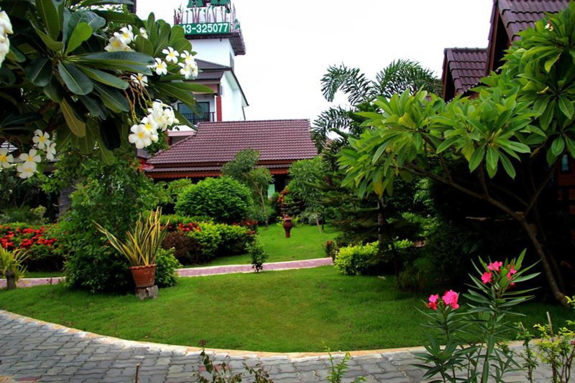 Mammoth Resort Khon Kaen Extérieur photo